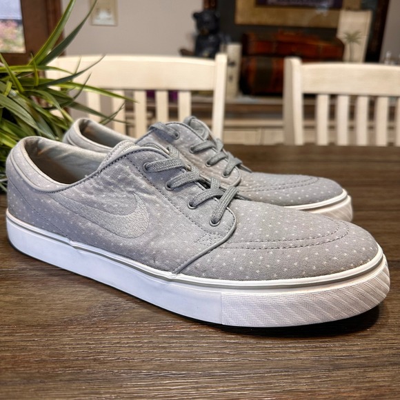 nike janoski size 10.5